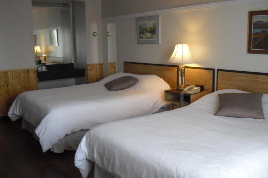 Auberge La Diligence Dolbeau-Mistassini Zimmer foto